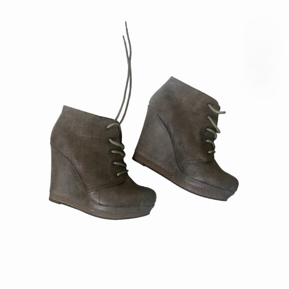 Anthropologie Seychelles Ankle Boots Booties Grey Quilted Lace-Up Size 6.5 - Picture 1 of 7